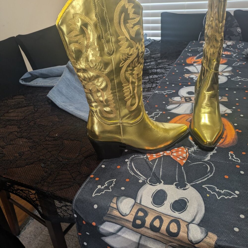 Boots - Picture 3 of 3